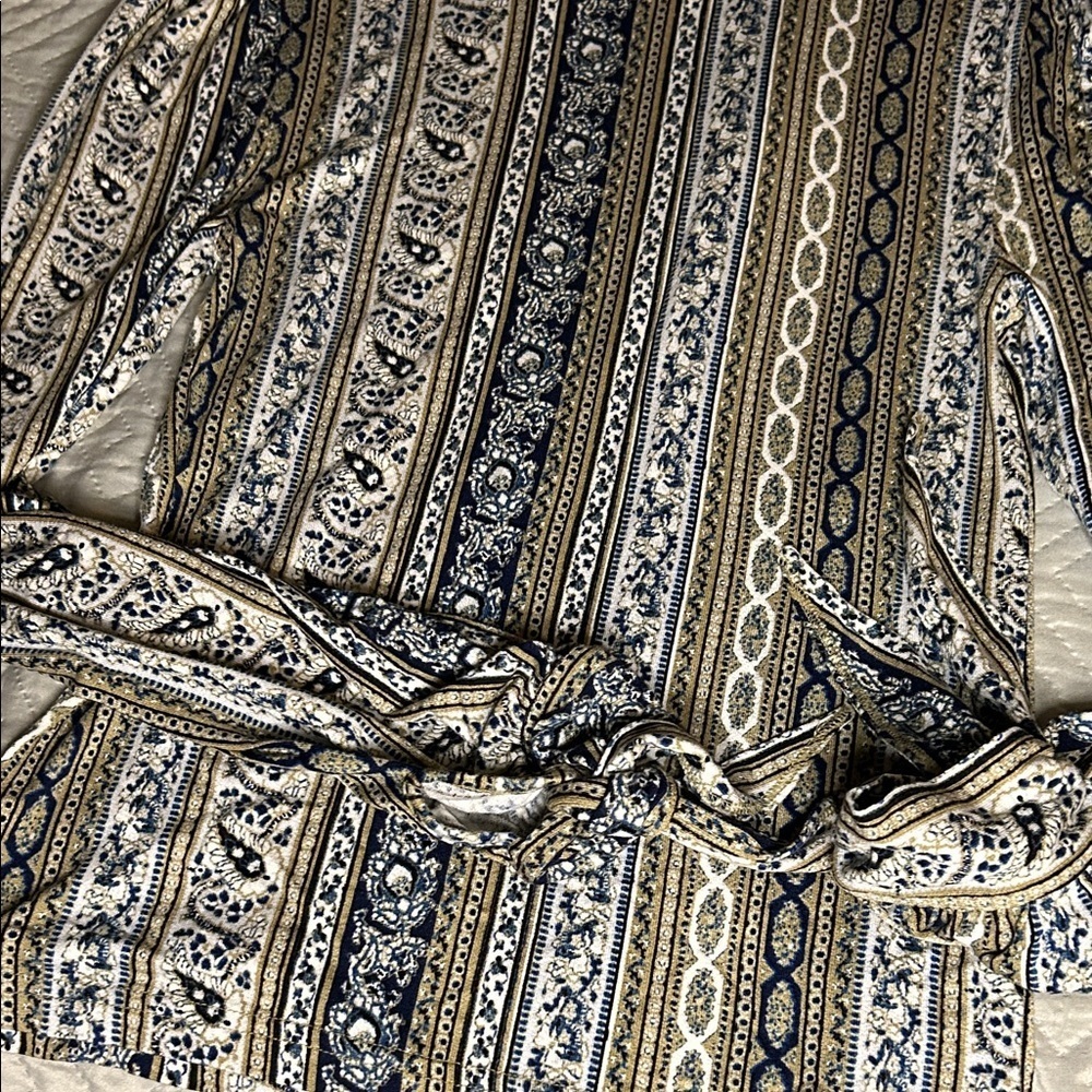 Free People Mock Neck Printed Top | Navy & Beige | Stretchy - Picture 7 of 11